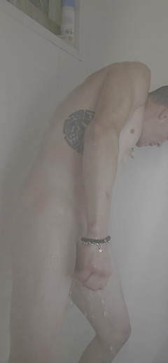 Mraverage: Temizlik yaparken edepsizleşiyor