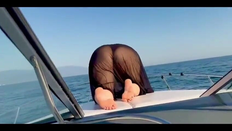 KarmenMilf: Semester på en yacht