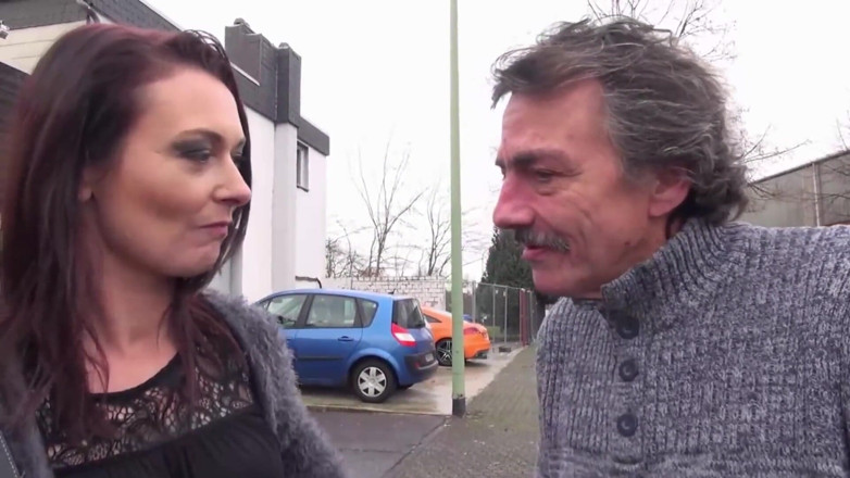 Deutschland porn: Sürtük hatunla açık havada sikişiyor