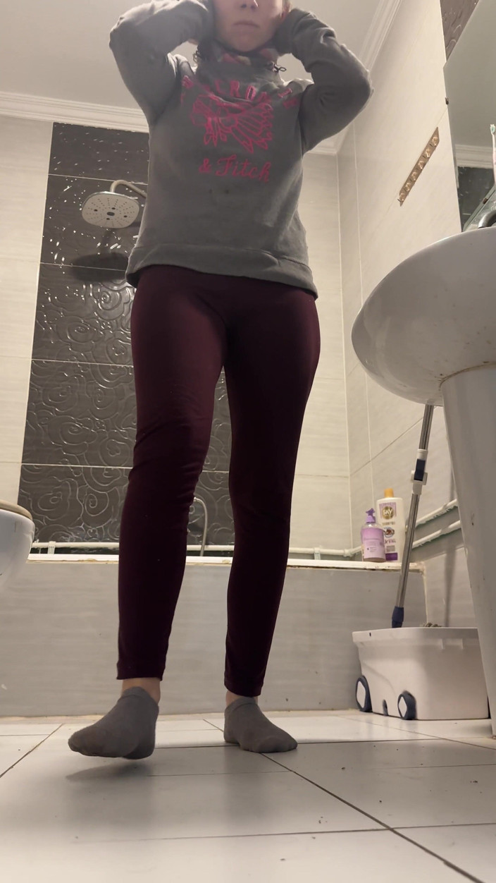 SweetLucy96: Žiletka mi strčila do kundičky