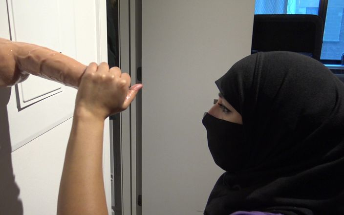 Souzan Halabi: Wanita muslim Arab pengen nyepong kontol besar