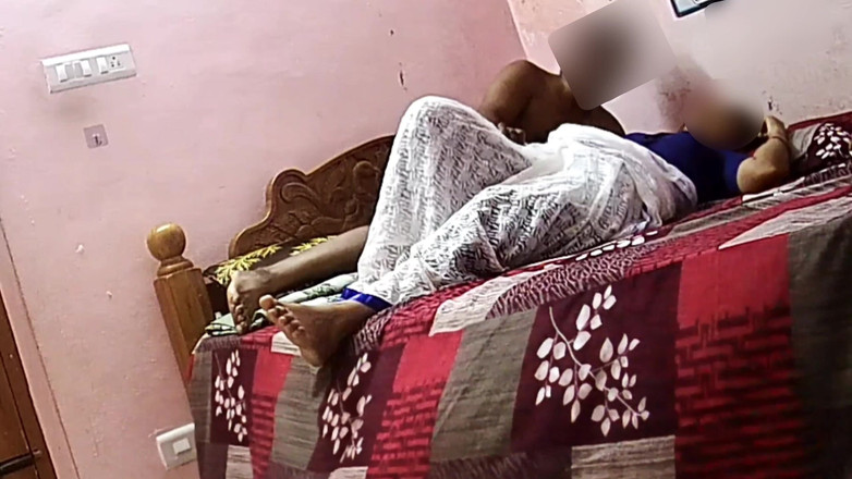 Black & white desicat: Dal jsem květiny své sexy sousedce manželka, která otevřela svou...