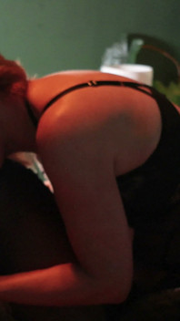 Pelirroja gilf Andi James se come el culo y la bbc