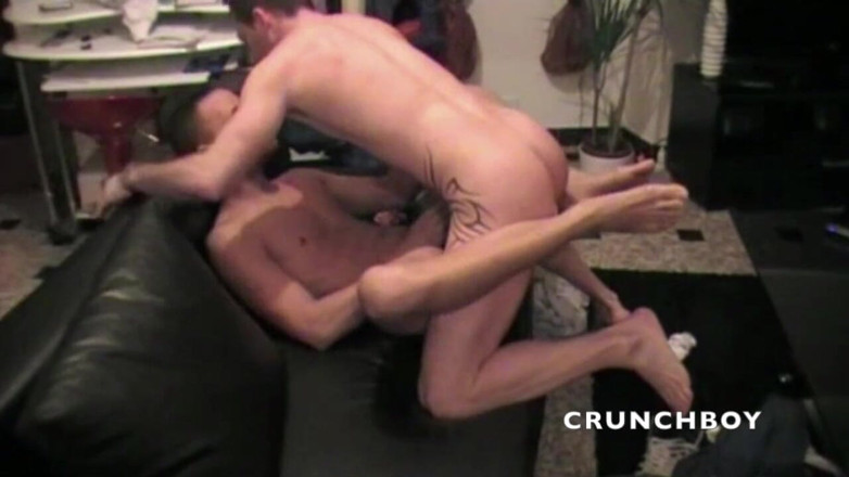 Crunch Boy: Negresă sexy futută de un musculos