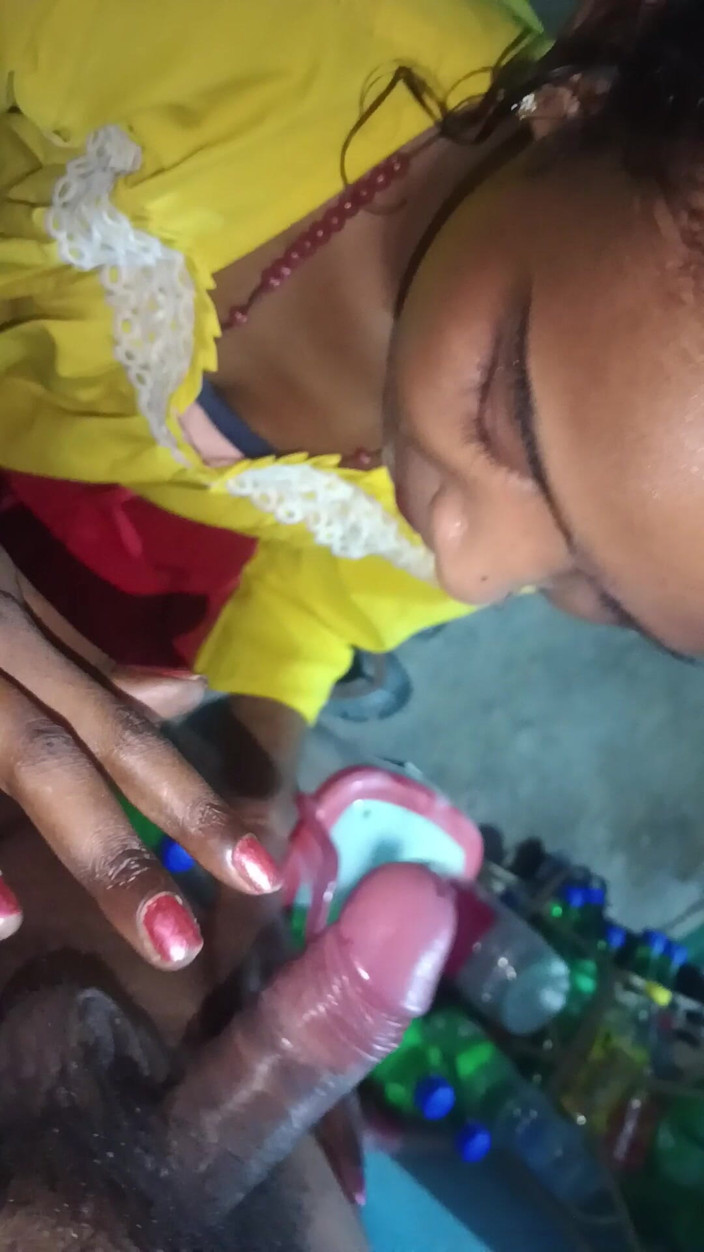 Jack07: Awek desi India dikongkek mulut dengan pancutan mani dalam mulut,...