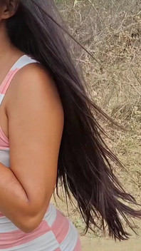 Sexe en plein air avec une belle-mère pulpeuse à forte poitrine sur une route solitaire