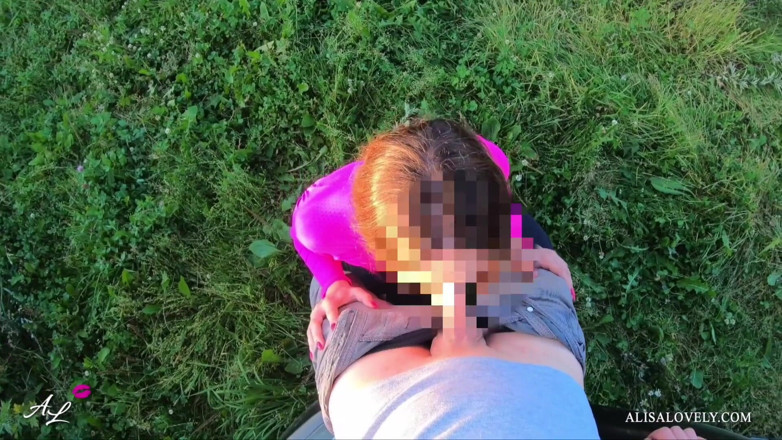 Alisa Lovely: La teen amatoriale con un bel culo scopa a pecorina...