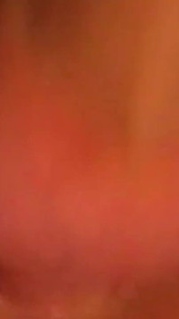 MILF blonde dijolok hingga orgasme dan dikongkek keras