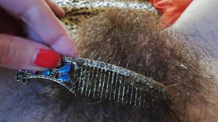 Cuteblonde666: Fétiche de la chatte poilue, brosse la broussaille