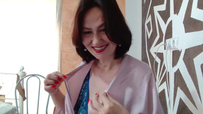 ANGELA_LADY: You Look Into the Pussy of a MILF and You...