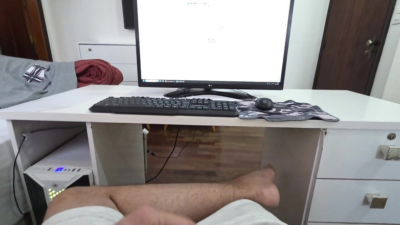 Lkdick8: Il mio pene sbavava tutto