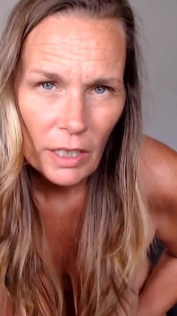 Ja styvmamma, jag vill röra vid u. Jag vill att ni säger det.