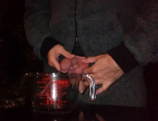 Rockardglans: Litros de orina usando el onesie para los vecinos - Rockard...