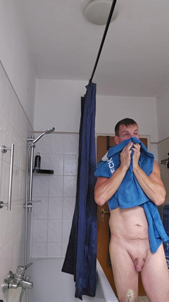 Chris_snoopy_91: Gorący letni dzień część 4 prysznic po pracy
