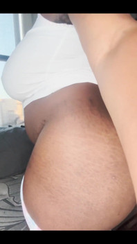 Ass Twerking in Tight Shorts