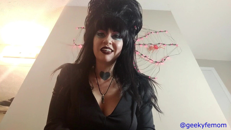 Geeky Femdom: Elvira Depravity का संग्रह
