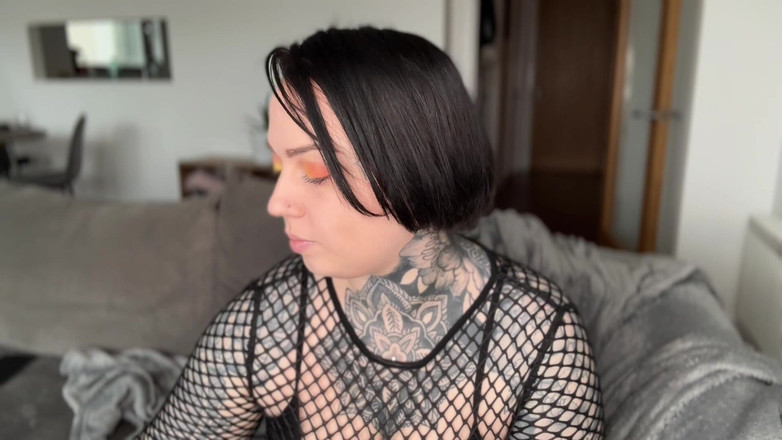 Miss Valentina: Fire ile Oynuyor