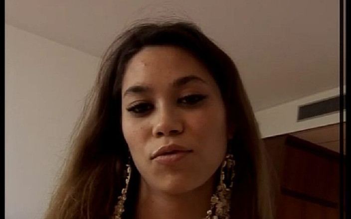 Videorama: Sexuální hry se dvěma teenagery v hotelovém pokoji