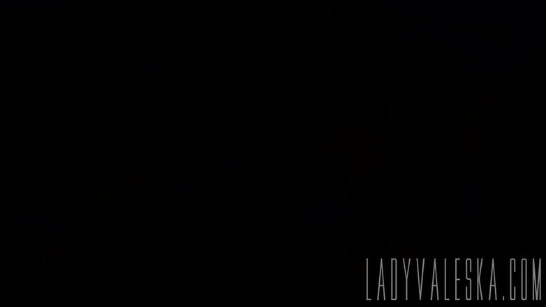Lady Valeska: Verehre deine gummiköniginnen