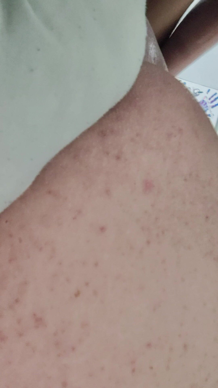 Angy Bisexperiences: Encontré un video anal en el teléfono de mi