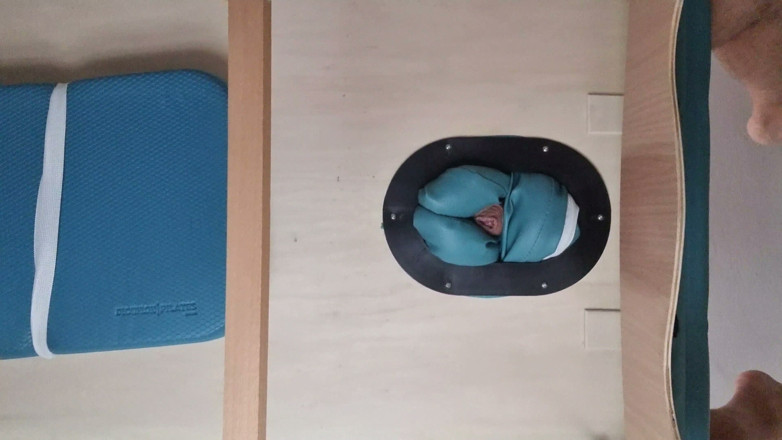 Naxy: Làm tình với bàn mát-xa dưới đây xem
