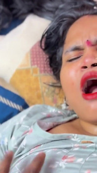 Bur Me Ungali Karte Chacha Ne Pakda Aur Chod Diya Chudai Hindi Video