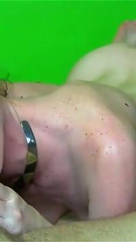 Ssę jego dużego kutasa. Śliczne MILF nastolatka seks oralny hard i cumming w ustach ślinienie spust dryibbling ustne kremówka