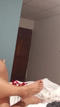 Plnění sousedovy kundičky mléčným misionářským stylem