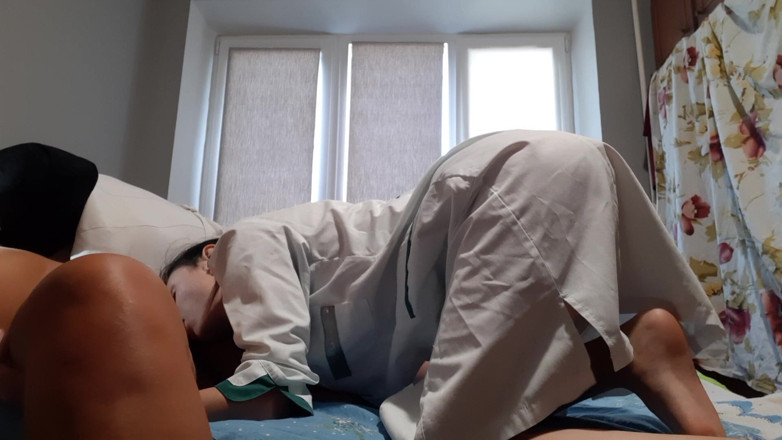 Lesbian-illusion: İki hemşire bir hastayı sikiyor (ayak fetişi, oral seks, meme ucu...