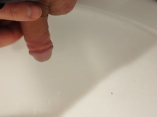 Bayer: 小便和u在商场通过厕所清洁我的阴茎