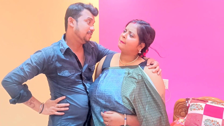 BIREA: Indianca desi bhabhi m-a făcut să-i ling pizda suc, Love...