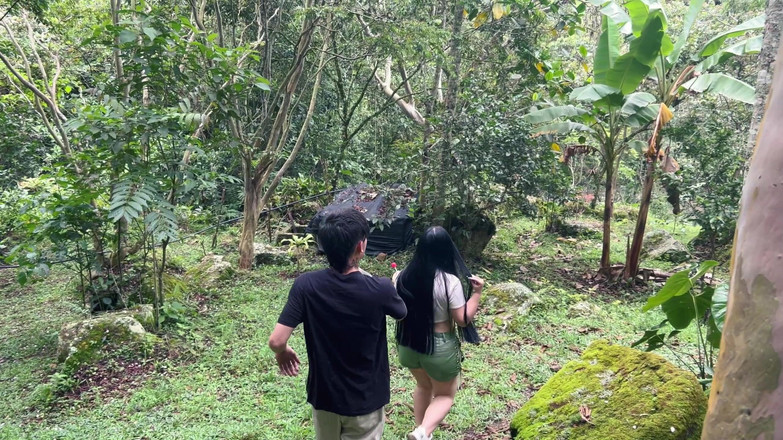 Anotonella-jones: 継息子と散歩に出かけて、結局一緒にイくまでセックスをしました