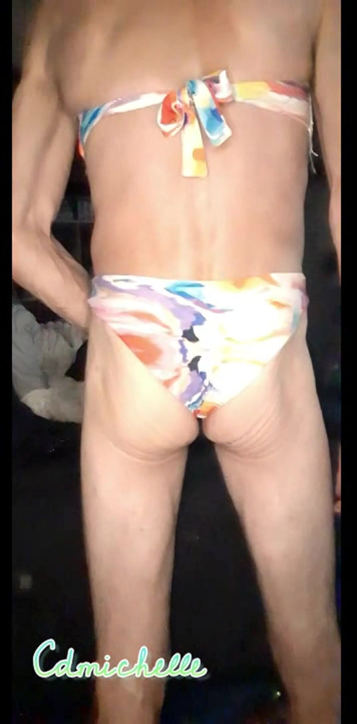 Sexy crossdresser wearing lingerie everything sexy: Cdmichelle Si Hraje S Různými Dildy V Barevných Plavkách