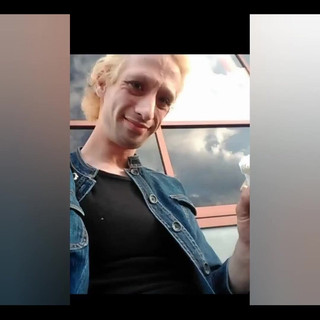 LilTaste: Khoe thân hình gầy gò của tôi