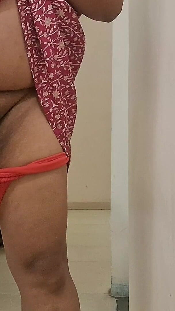 Indiansissychubby: Stout schatje schatje houdt van sperma en neuken