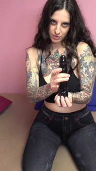 Elli X Raven Gives JOI with Her Black Dildo
