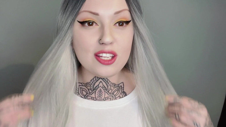 Miss Valentina: 페티쉬를 발견한 여친