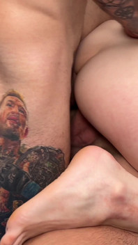 Niedlicher Teenager Versucht Doppelte Vaginale Penetration Im Hardcore-dreier - Britney Dutch
