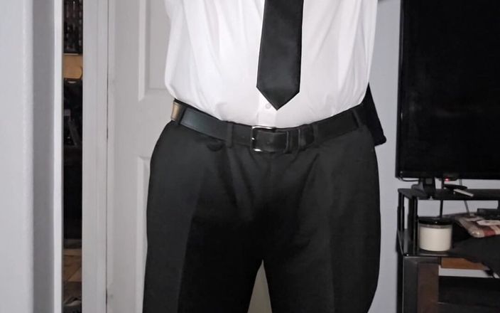 MrGoudreauXXX: Masturbating BBC in Shirt and Tie