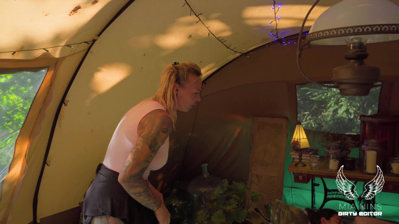 Mianins: Glamping Threesome, Tattooed MILF Wakes up Couple and Spoils the...