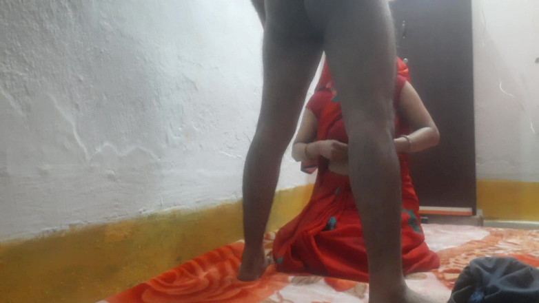 Busty Banuu: Rote sari, vollbusige möpse, frauen ficken