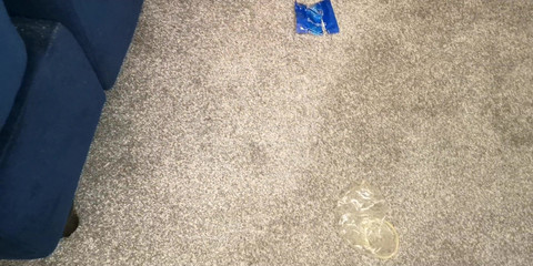 Shadow Dimitri: Kayleigh Davis在绿帽男面前摘下迪米特里的避孕套