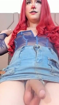 Look at That Beautiful Woman Masturbating