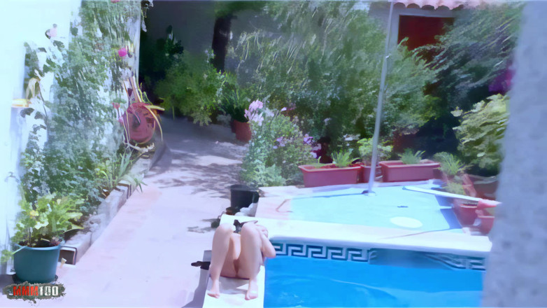 MMM100 Solo: วิดีโอเซ็กซี่: Moana_pool_shower