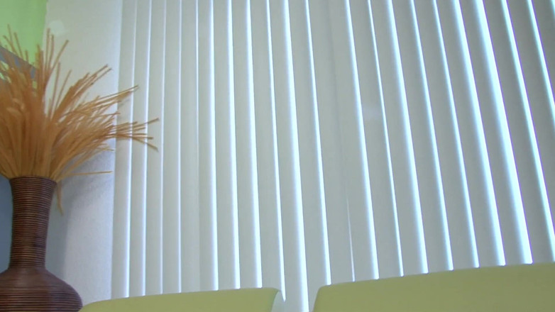Tight little babes: Reiche milf mit blonden haaren und riesigen titten wird gefickt...