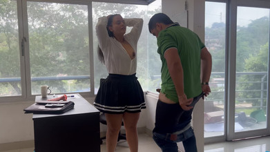 Pronoia Mey: Saya bercinta dengan guru Bahasa Inggeris dengan kuat semasa kelas