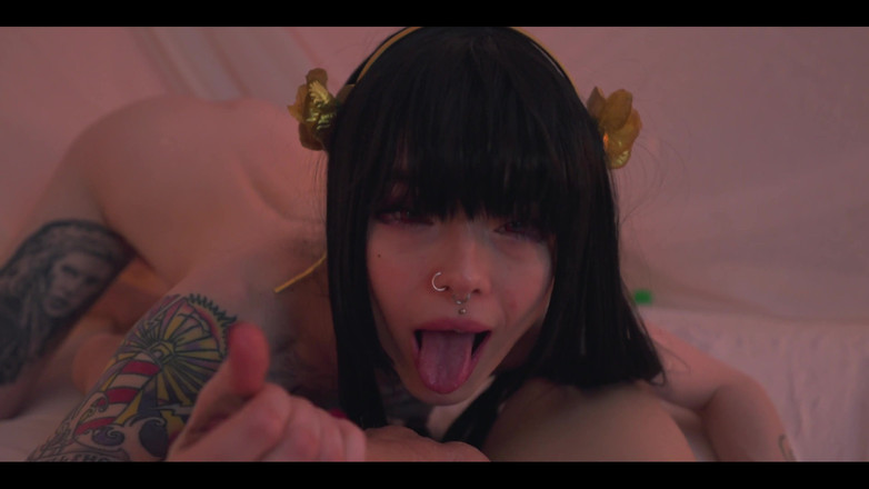 Karneli Bandi: Yor Forger krijgt een grote lul en een dikke lading...