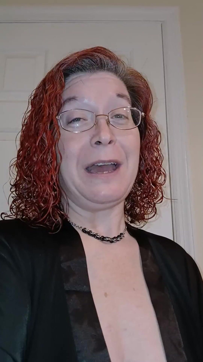 Elianna: Have My Pee and Lick My Wet Pussy