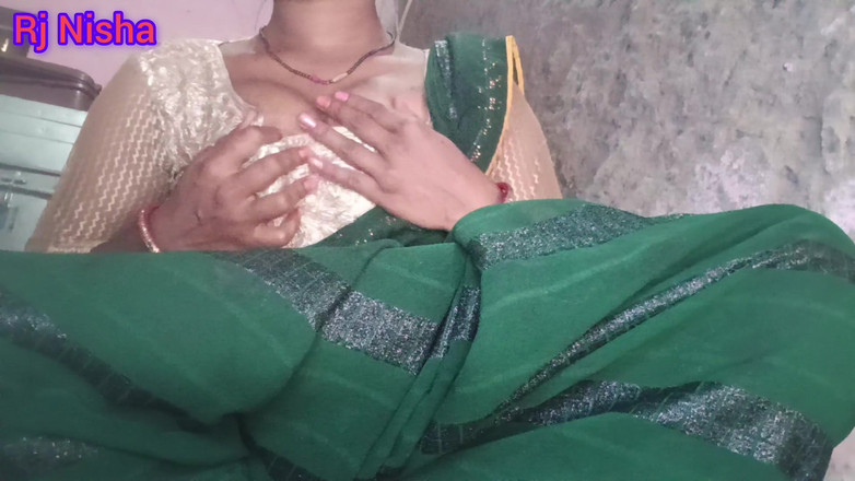 RJ NISHA: देसी सौतेली बहन rj nisha green sadi बड़ी चूत हस्तमैथुन करती है