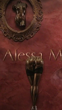 Miss alessa milano frustata dura dopo essere appesa